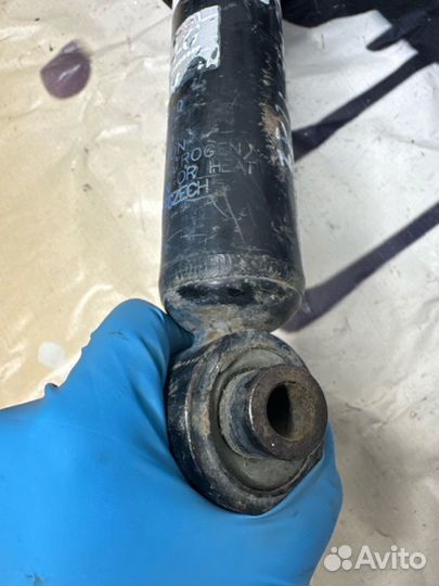 Амортизатор задний Nissan Primera P11 2000