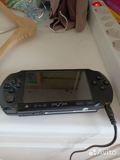 Игровая приставка Sony PSP-E 1004