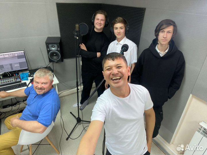 Студия звукозаписи, запись песни, песня подарок