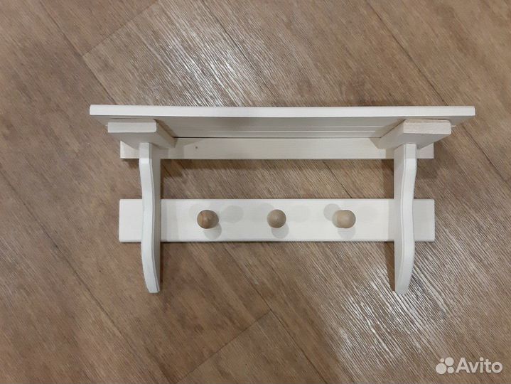 Полка-вешалка