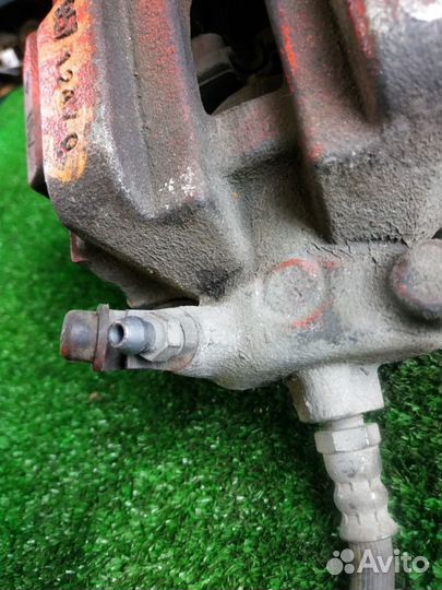 Суппорт тормозной задний левый Bmw 335I E90 N55