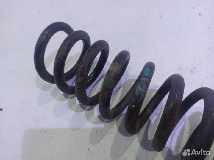 Пружина задняя Мерседес
