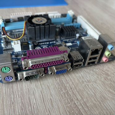 Gigabyte GA-D525TUD