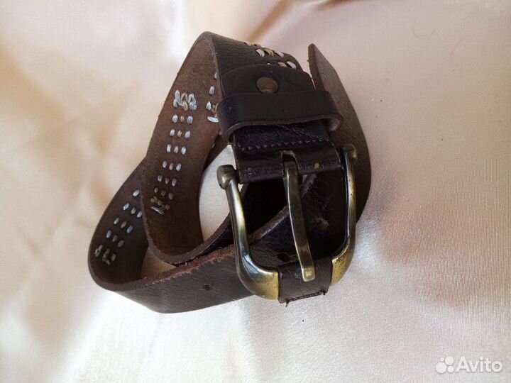 Мужской кожаный ремень коричневый