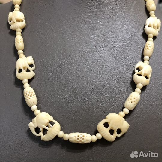 Колье резьба по кости. Слоники