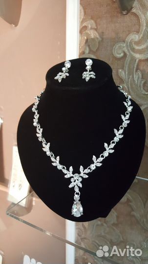 Свадебные украшения. Серьги. Колье. Диадема