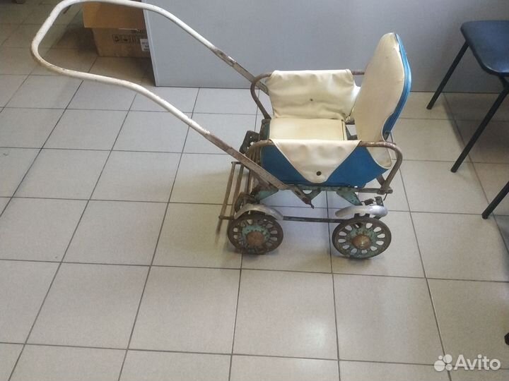 Детская коляска ретро