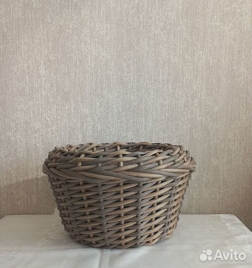 Кашпо из ротанга