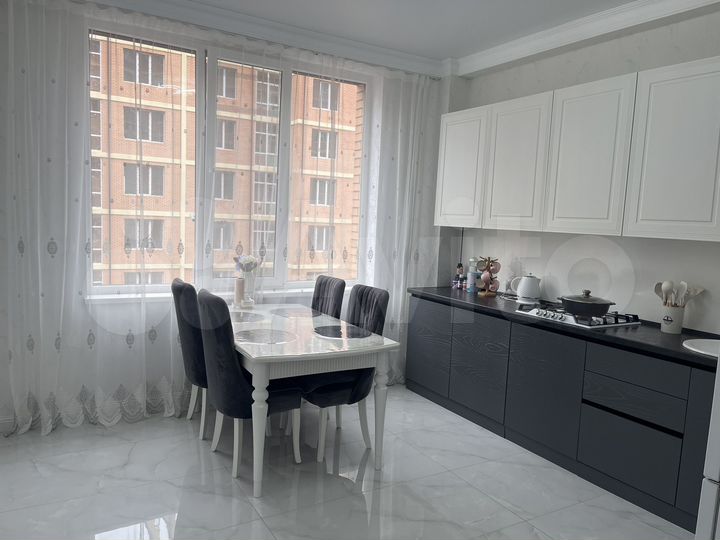 4-к. квартира, 110 м², 3/8 эт.