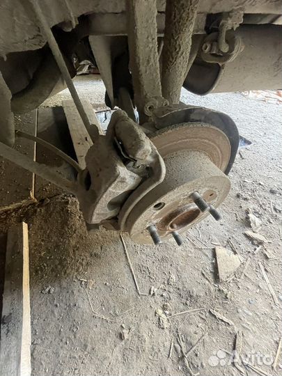 Супорт L/R mitsubishi galant 7