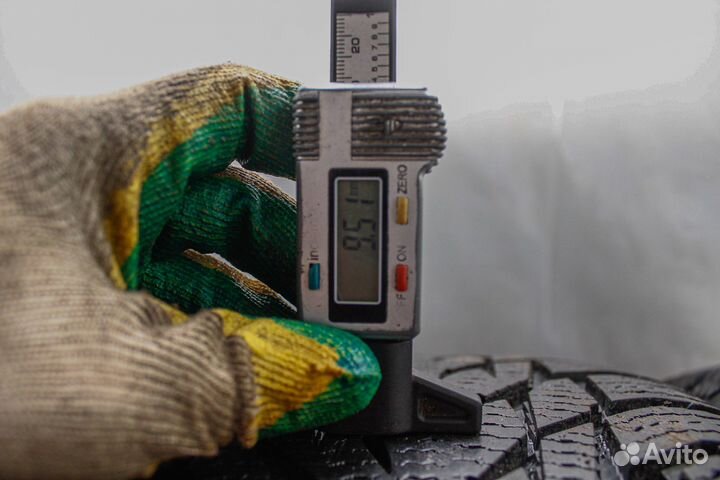 Nokian Tyres Hakkapeliitta R3 SUV 235/55 R20 102R