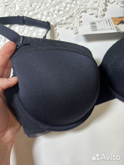 Черный бюстгальтер 80D Германия