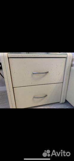 Прикроватная тумбочка бу (2 штуки)