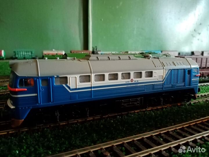 Модель железной дороги Тепловоз м62 1/87 HO