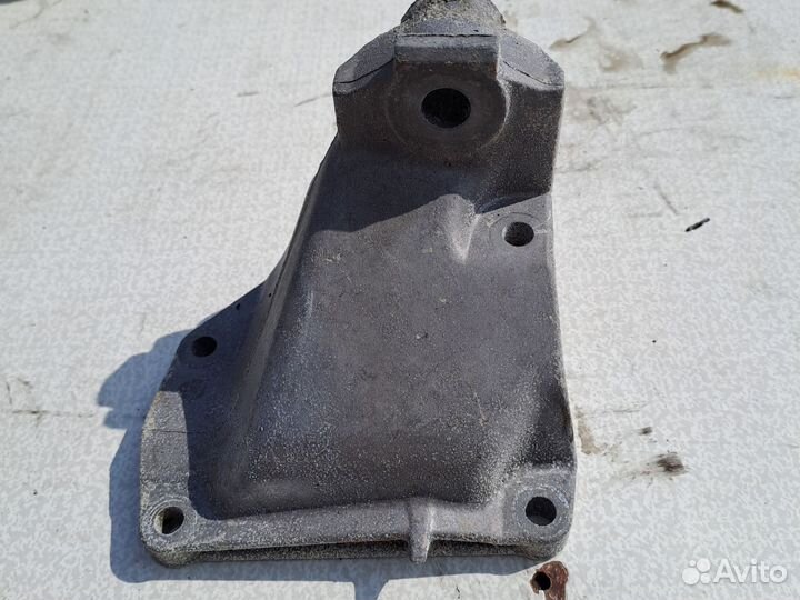 Опора крепления мотора,Мерседес мл 400cdi,w163