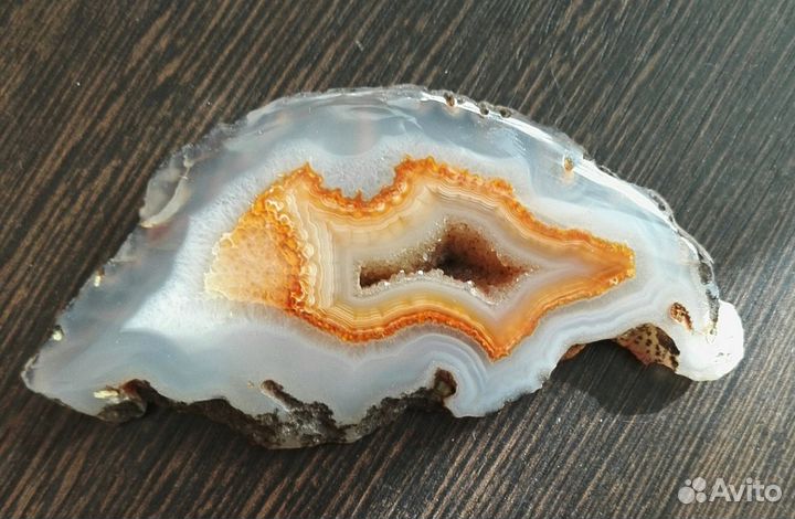 Коллекционный минерал агат натуральный с друзой