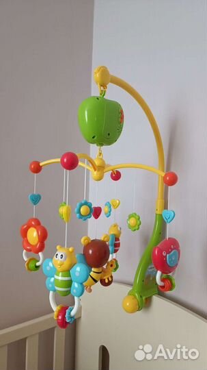 Музыкальный мобиль на кроватку