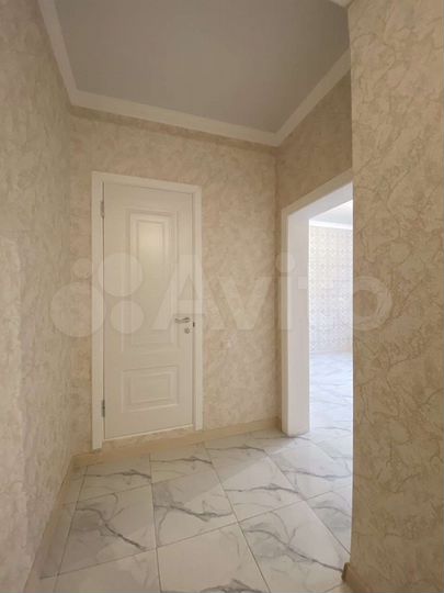 1-к. квартира, 42 м², 1/6 эт.