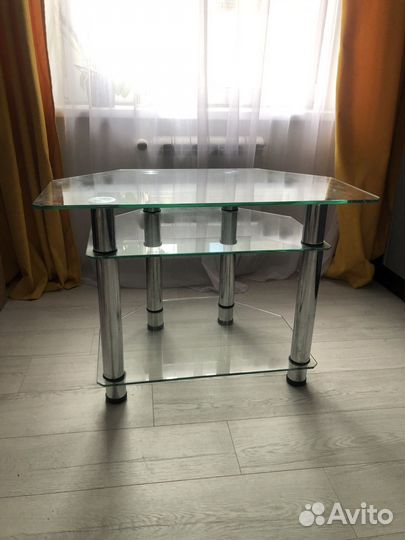 Стол стеклянный для тв