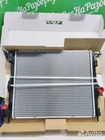 Радиатор охлаждения LADA Largus