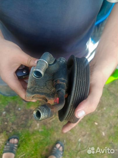 Масло насос Гура на крайслер 2.4