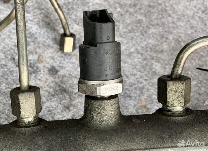 Топливная рампа Hyundai Starex Kia Sorento d4cb