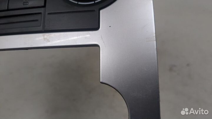 Рамка под магнитолу Chrysler 300C