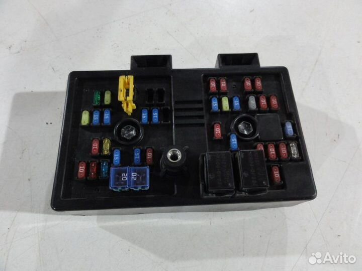Блок предохранителей салонный Chevrolet Captiva 1