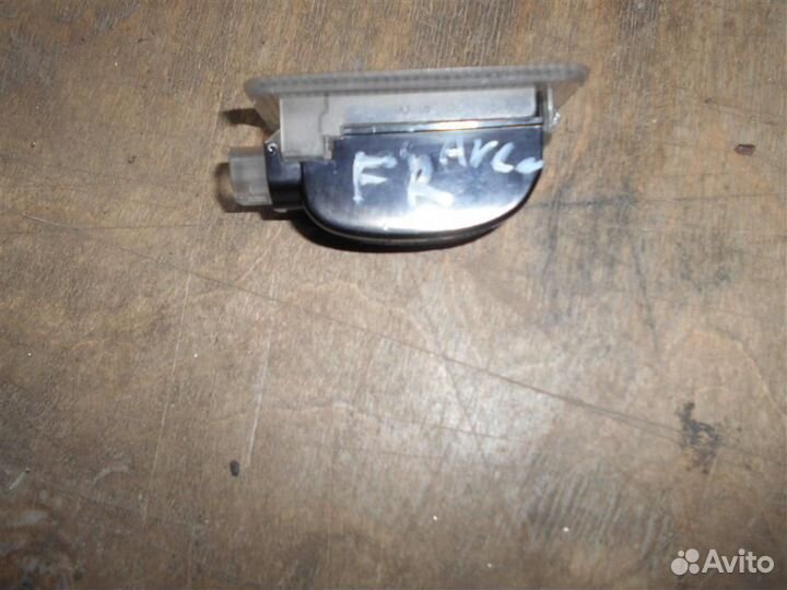 Фонарь в дверь от Toyota Avensis II 2003-2008