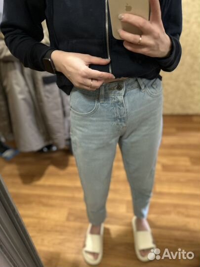 Джинсы mom