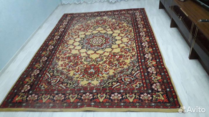 Ковер шерстяной