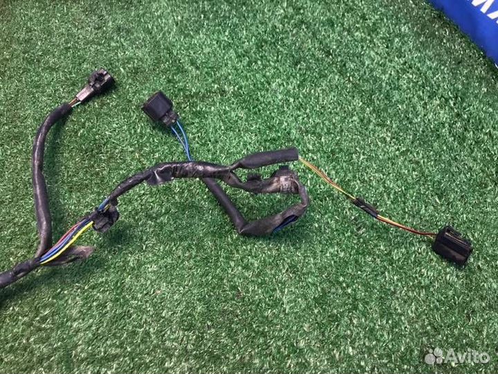 Проводка двери передняя правая Mitsubishi Pajero 3