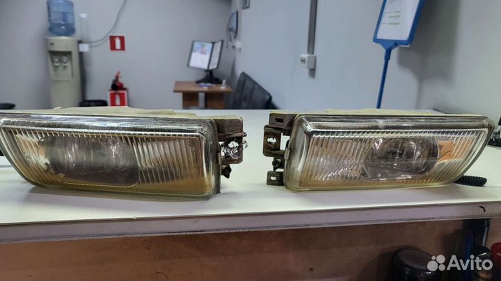 Противотуманные фары Mitsubishi Diamante F25A