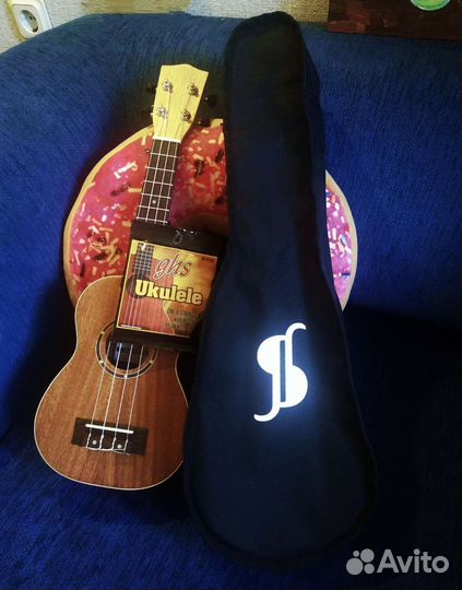 Укулеле с чехлом + струны в подарок