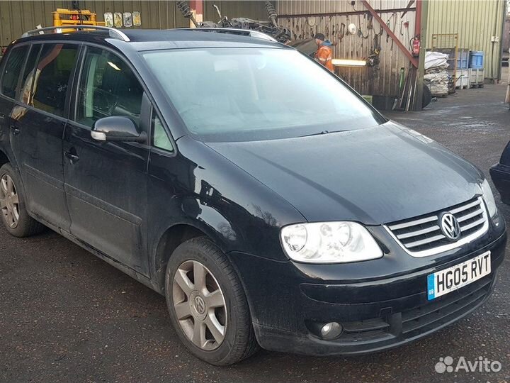 Разбор на запчасти Volkswagen Touran