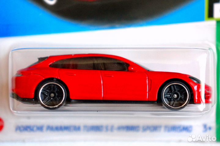 Hot Wheels Porsche Panamera Turbo S E-Hybrid Sport