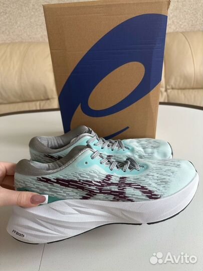 Кроссовки Asics Novablast 3 (Вьетнам)