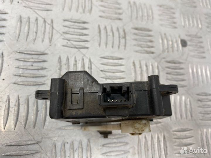 Б/У Сервопривод заслонки печки (моторчик