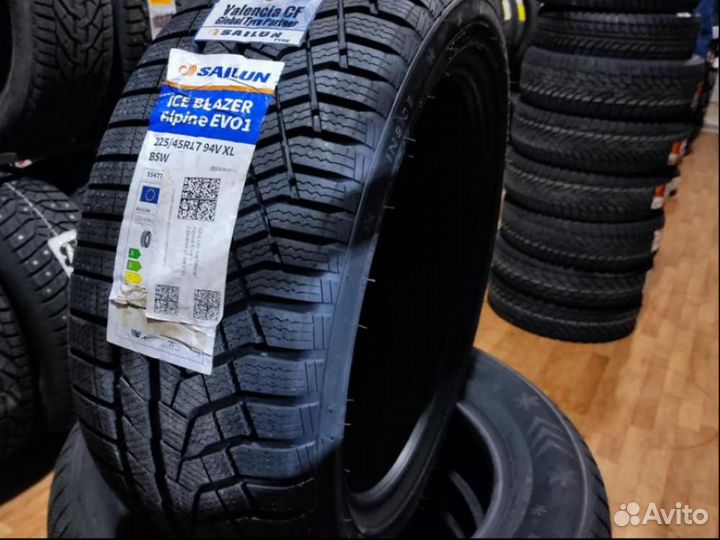 Sailun Ice Blazer Alpine EVO1 225/45 R17 94V