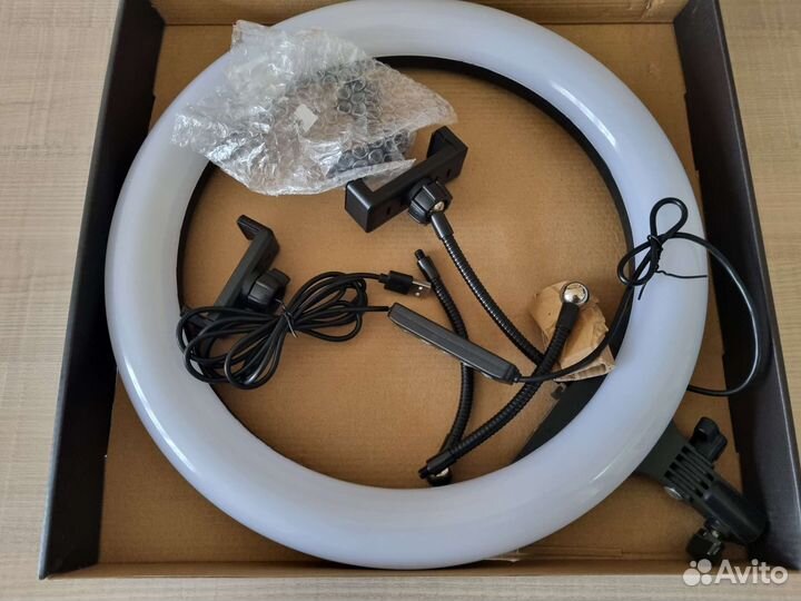 Новая световая лампа со штативом