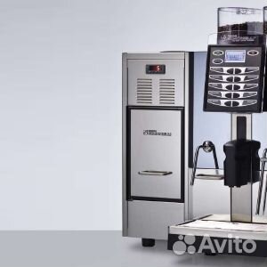 Холодильник для молока Nuova Simonelli, Италия