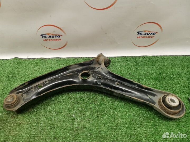 Рычаг передний правый Ford Fiesta MK6 1.4 spjc