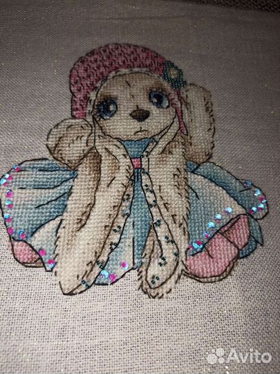 Вышитая крестиком зайка