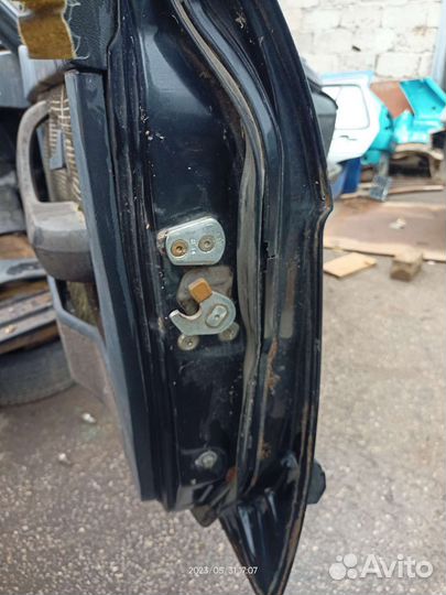 Дверь передняя правая BMW E28