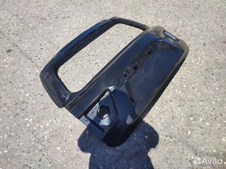 Крышка багажника Nissan Patrol Y62 2020