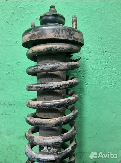 Стойка амортизатора передняя левая Honda CR-V 1