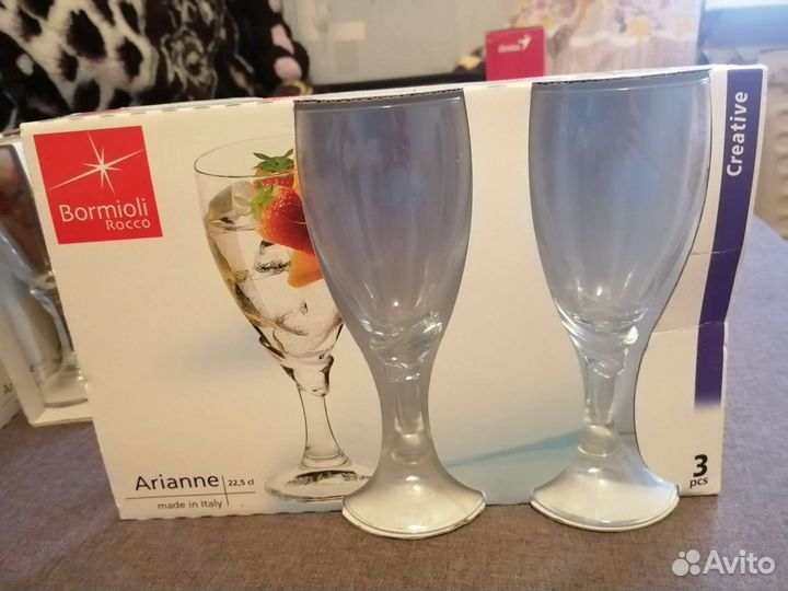 Бокалы для вина новые. Италия. 9шт