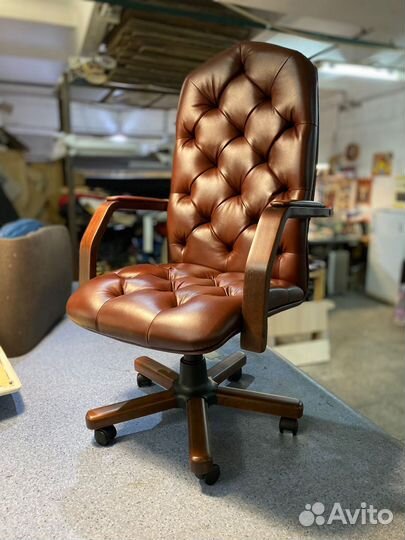 Кресло офисное в кабинет