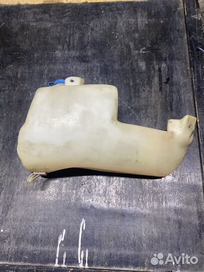 Бачок омывателя Audi 80 893955453B