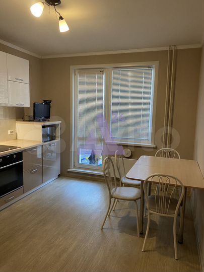 3-к. квартира, 85 м², 1/18 эт.